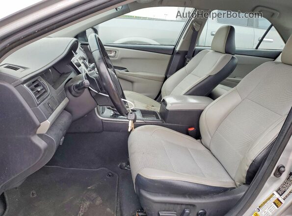 4T1BF1FK5GU219945 2016 TOYOTA CAMRY Silver წინა სალონის ხედი
