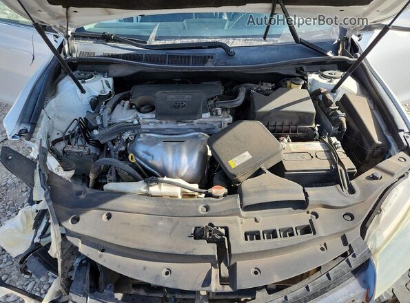 4T1BF1FK5GU539847 2016 TOYOTA CAMRY White Rear interior view