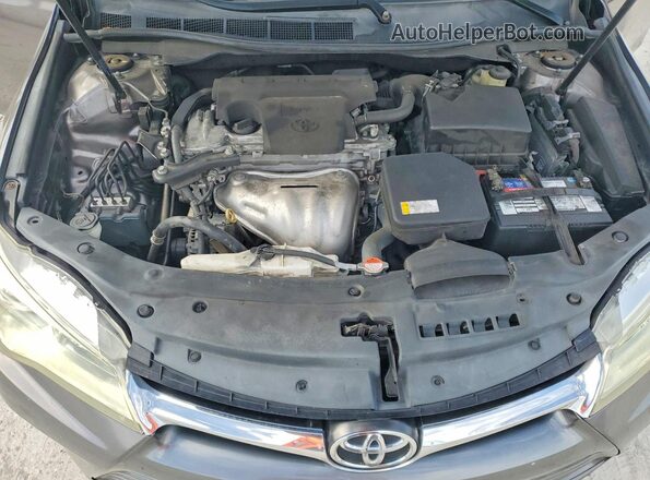4T1BF1FK5GU595576 2016 TOYOTA CAMRY Silver Սալոնի հետևի տեսք