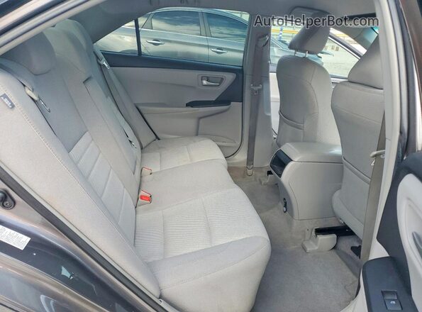 4T1BF1FK5GU595576 2016 TOYOTA CAMRY Silver Հետևի նստատեղերի տեսք