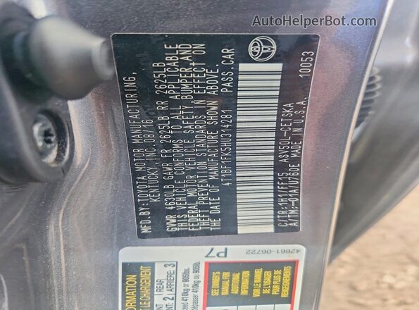 4T1BF1FK5HU314281 2017 TOYOTA CAMRY Gray Widok komory silnika