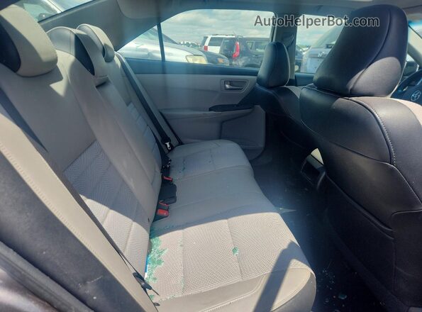 4T1BF1FK5HU314281 2017 TOYOTA CAMRY Gray Widok tylnych siedzeń