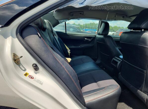 4T1BF1FK5HU336717 2017 TOYOTA CAMRY White Rear seats view