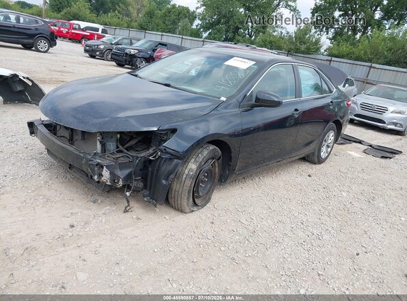 4T1BF1FK5HU418883 2017 TOYOTA CAMRY Black Przód lewy