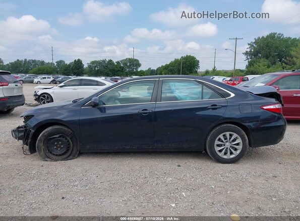 4T1BF1FK5HU418883 2017 TOYOTA CAMRY Black Widok wnętrza z tyłu