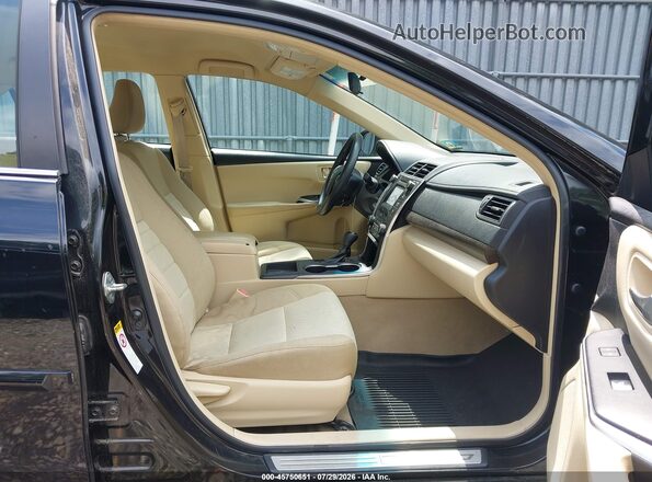 4T1BF1FK5HU433643 2017 TOYOTA CAMRY Черный Вид салона спереди