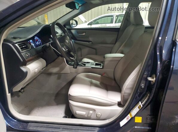 4T1BF1FK5HU628254 2017 TOYOTA CAMRY Blue Front interior view