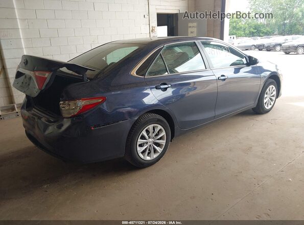 4T1BF1FK5HU803473 2017 TOYOTA CAMRY Синий Задняя правая четверть