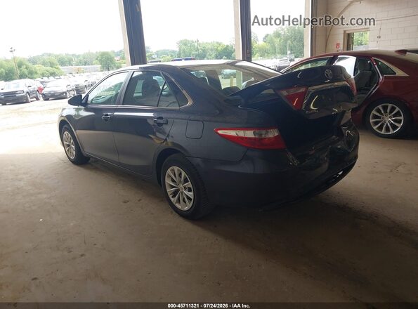 4T1BF1FK5HU803473 2017 TOYOTA CAMRY Синий Задняя левая четверть