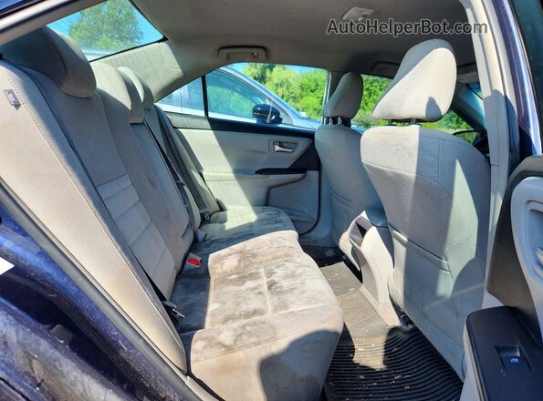 4T1BF1FK5HU814375 2017 TOYOTA CAMRY Blue Հետևի նստատեղերի տեսք