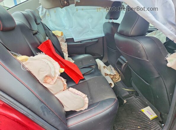 4T1BF1FK6HU694635 2017 TOYOTA CAMRY Red Widok tylnych siedzeń