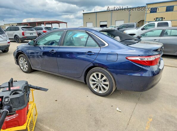 4T1BF1FK6HU718593 2017 TOYOTA CAMRY Blue Tył lewy