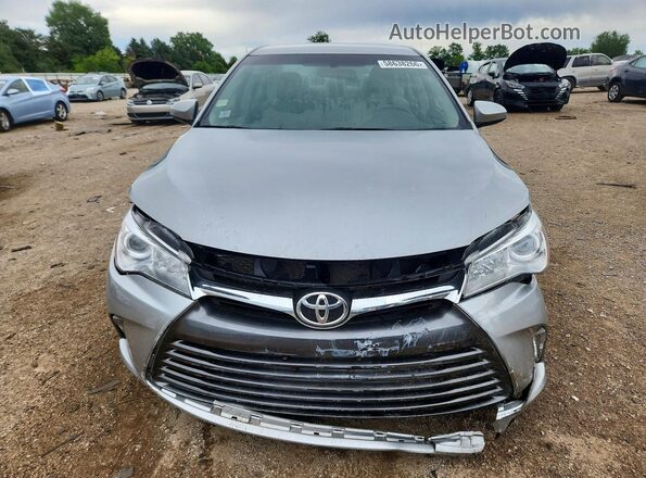 4T1BF1FK6HU761671 2017 TOYOTA CAMRY Silver წინა ხედი