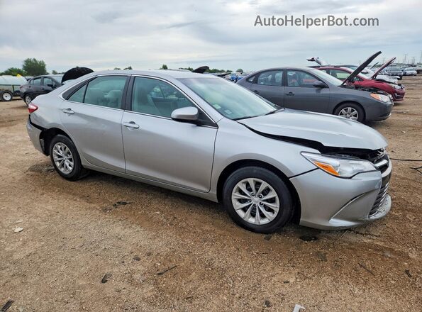 4T1BF1FK6HU761671 2017 TOYOTA CAMRY Silver წინა მარჯვენა