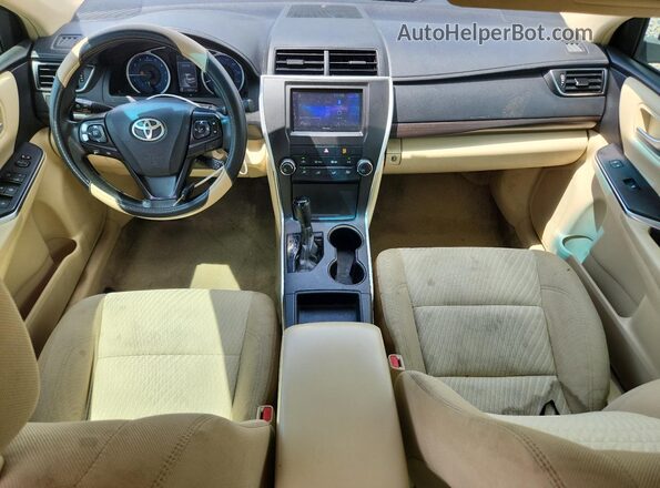 4T1BF1FK6HU787946 2017 TOYOTA CAMRY Gold Widok deski rozdzielczej