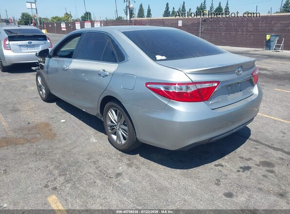 4T1BF1FK7GU188567 2016 TOYOTA CAMRY Silver Tył lewy