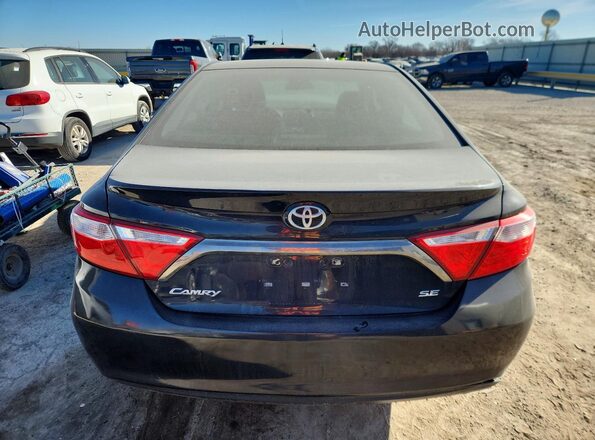 4T1BF1FK7GU193476 2016 TOYOTA CAMRY Черный Вид сзади
