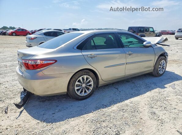 4T1BF1FK7GU518689 2016 TOYOTA CAMRY Серебряный Задняя правая четверть
