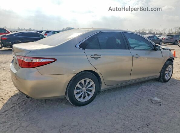 4T1BF1FK7HU302777 2017 TOYOTA CAMRY Серебряный Задняя правая четверть