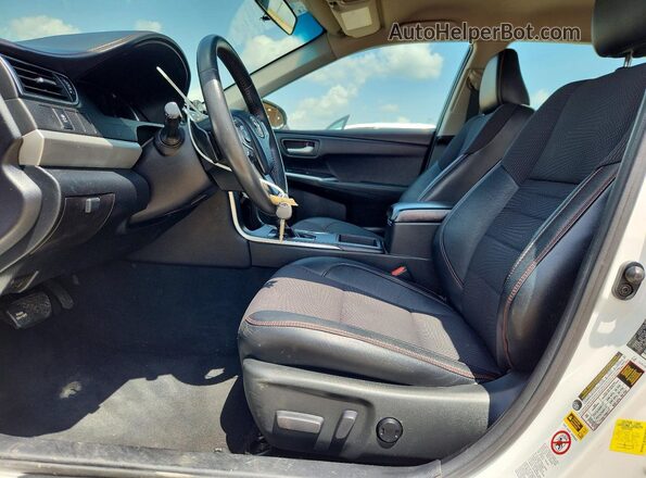 4T1BF1FK7HU327680 2017 TOYOTA CAMRY White Vista interior delantera
