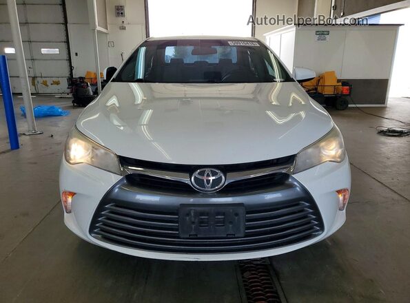 4T1BF1FK7HU366639 2017 TOYOTA CAMRY White წინა ხედი