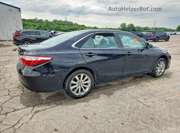 4T1BF1FK7HU708302 2017 TOYOTA CAMRY Черный Задняя правая четверть