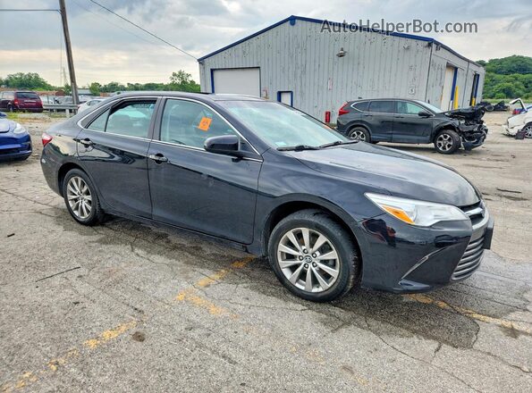 4T1BF1FK7HU708302 2017 TOYOTA CAMRY Черный Передняя правая четверть