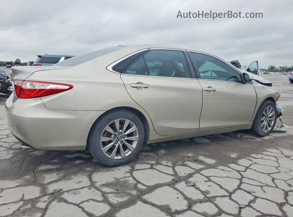 4T1BF1FK7HU754244 2017 TOYOTA CAMRY Серебряный Задняя правая четверть