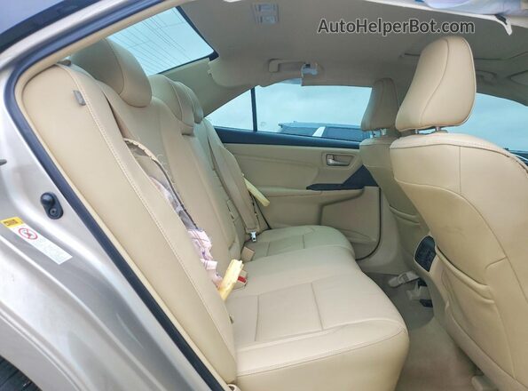 4T1BF1FK7HU754244 2017 TOYOTA CAMRY Серебряный Вид задних сидений