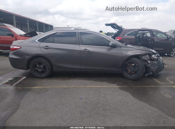 4T1BF1FK8GU152175 2016 TOYOTA CAMRY Gray Սալոնի հետևի տեսք