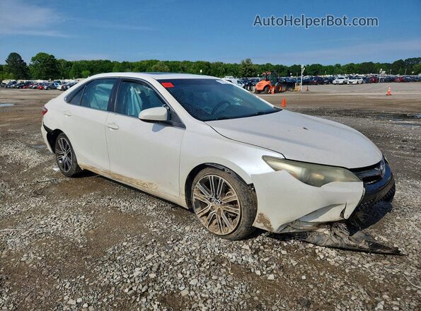 4T1BF1FK8GU153309 2016 TOYOTA CAMRY White Front right