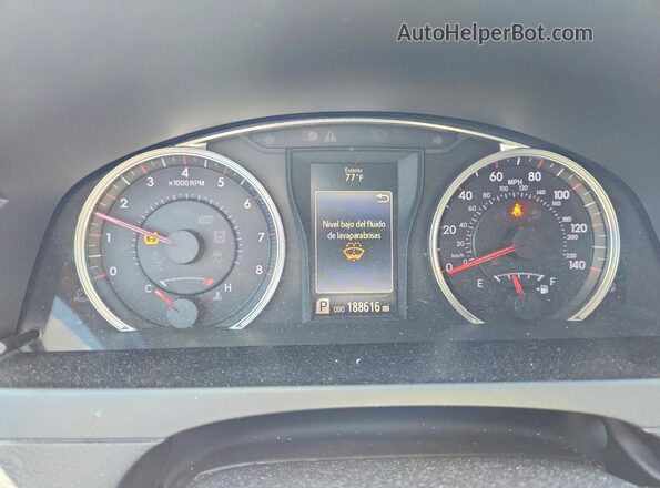 4T1BF1FK8GU592610 2016 TOYOTA CAMRY Gray ხელსაწყოთა პანელის ხედი