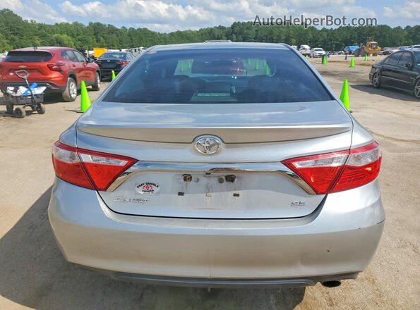 4T1BF1FK8HU355407 2017 TOYOTA CAMRY Silver Rear view