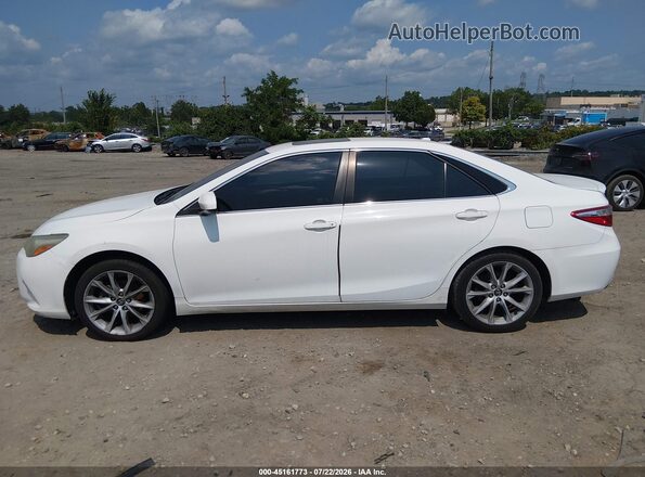 4T1BF1FK8HU633125 2017 TOYOTA CAMRY White უკანა სალონის ხედი