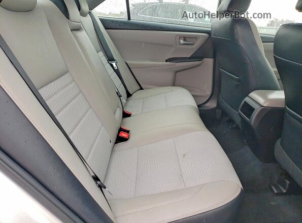 4T1BF1FK8HU678646 2017 TOYOTA CAMRY White Հետևի նստատեղերի տեսք