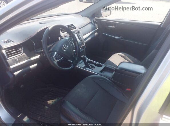 4T1BF1FK8HU738456 2017 TOYOTA CAMRY Silver Front interior view
