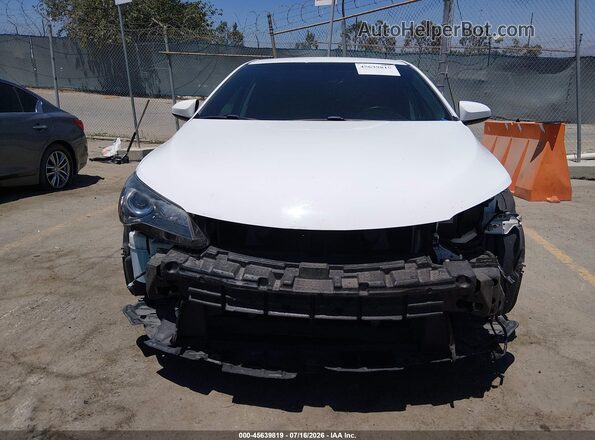 4T1BF1FK8HU766449 2017 TOYOTA CAMRY White Widok wnętrza z tyłu
