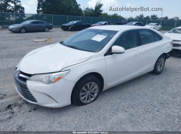 4T1BF1FK9GU144635 2016 TOYOTA CAMRY White Передня ліва чверть