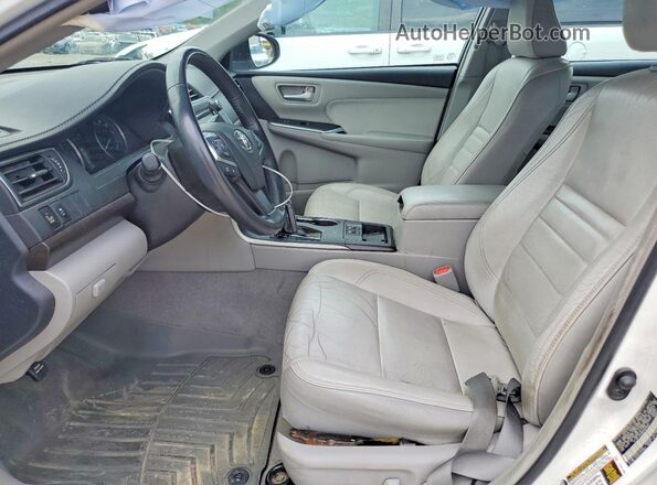 4T1BF1FK9GU609964 2016 TOYOTA CAMRY White Widok wnętrza z przodu