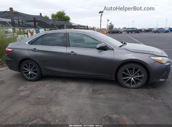 4T1BF1FK9HU269779 2017 TOYOTA CAMRY Gray Вид задньої частини салону