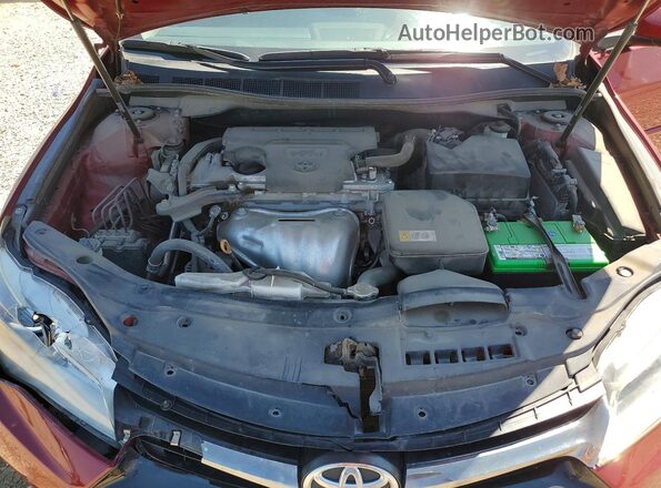 4T1BF1FK9HU675934 2017 TOYOTA CAMRY Red Rear interior view