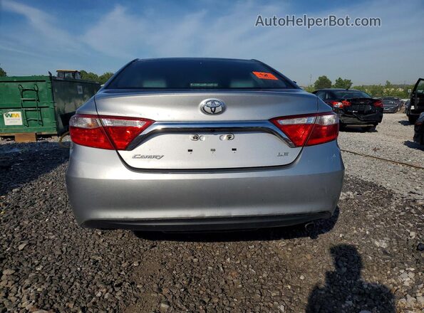 4T1BF1FKXGU139475 2016 TOYOTA CAMRY Silver უკანა ხედი