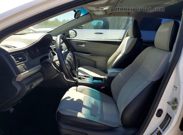 4T1BF1FKXHU323090 2017 TOYOTA CAMRY White Front interior view