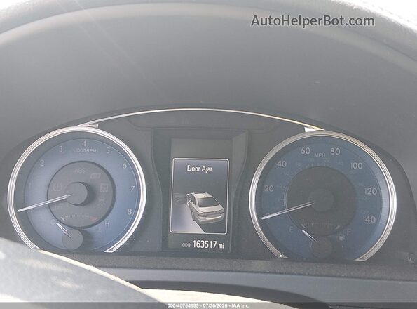4T1BF1FKXHU368126 2017 TOYOTA CAMRY Silver Widok tylnych siedzeń