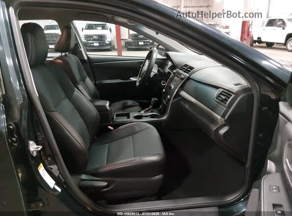 4T1BF1FKXHU415025 2017 TOYOTA CAMRY Black Widok wnętrza z przodu