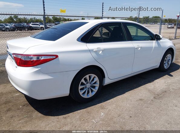 4T1BF1FKXHU664697 2017 TOYOTA CAMRY White Tył prawy