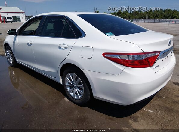 4T1BF1FKXHU664697 2017 TOYOTA CAMRY White Tył lewy