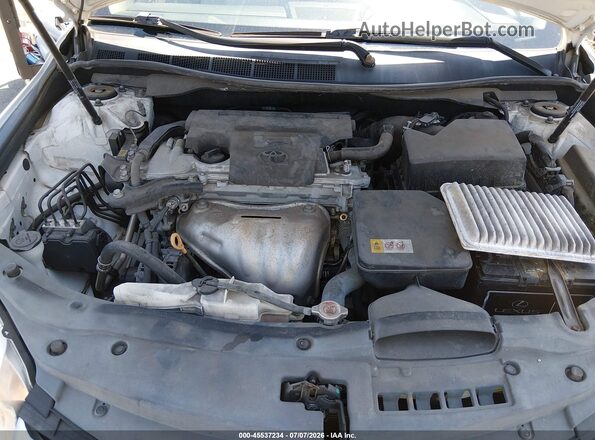 4T1BF1FKXHU664697 2017 TOYOTA CAMRY White Widok z tyłu