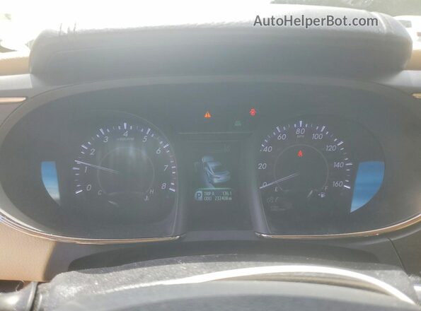 4T1BK1EBXHU251059 2017 TOYOTA AVALON White Instrument cluster view