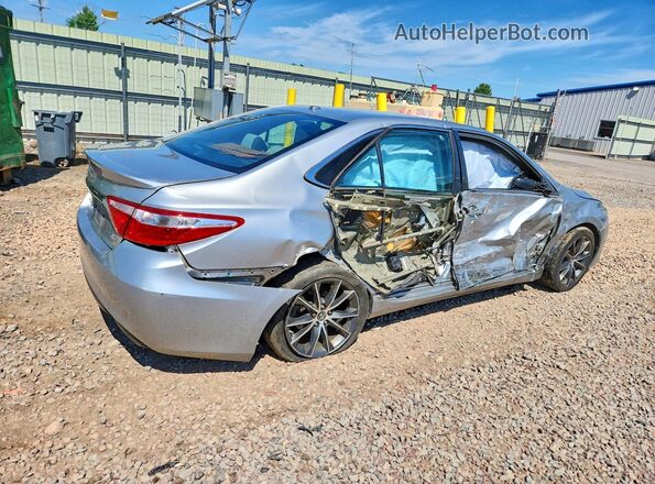 4T1BK1FK5HU580282 2017 TOYOTA CAMRY Серебряный Задняя правая четверть